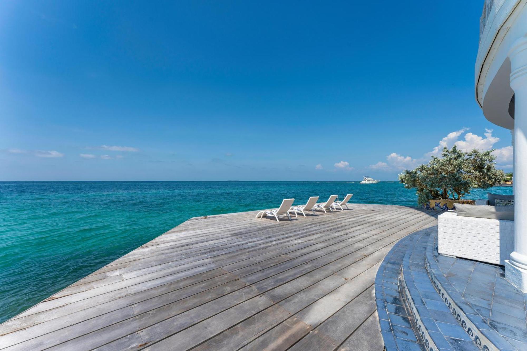 Isla Matamba Hotel